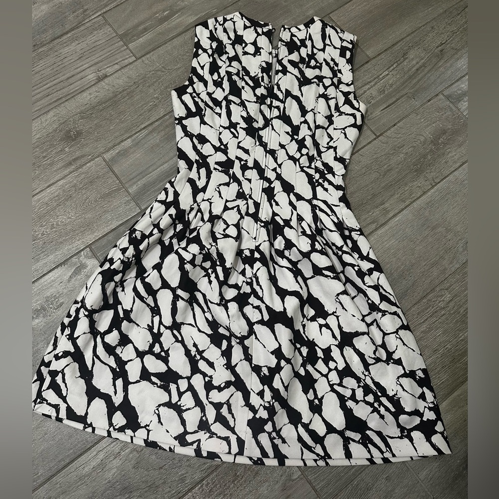 H&M Marble Patterned Dress - Picture 2 of 3